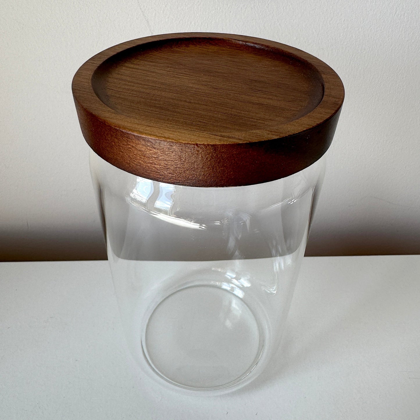 T. Airtight Glass Storage Jar